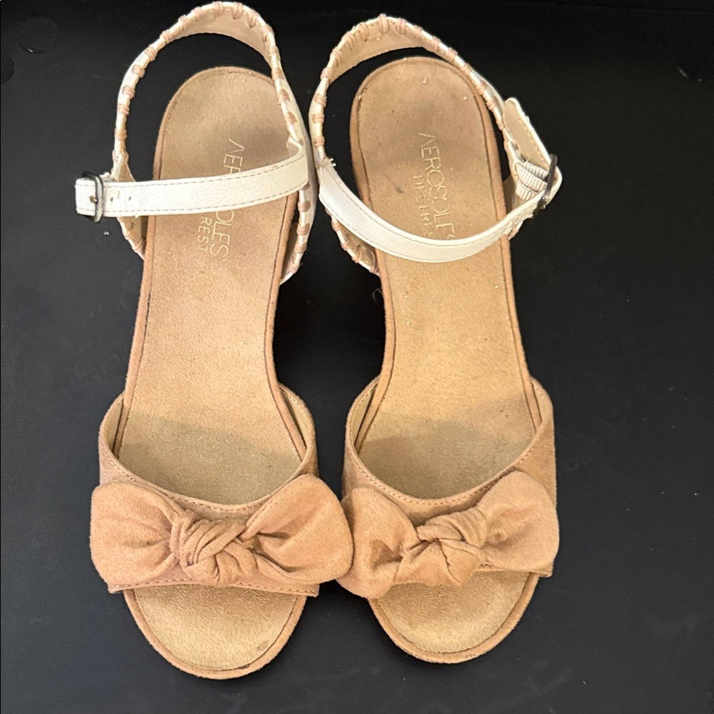 Aeropostale Beige Bow Sandals